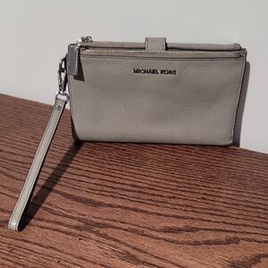 🔥Michael Kors Double Zipper Wristlet Wallet Gray Pebble Leather